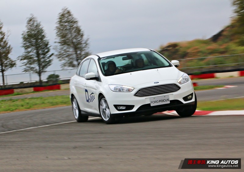 國產渦輪房車入替─《Ford Focus EcoBoost 180》四門版試駕報導 國產渦輪房車入替─《Ford Focus EcoBoost 180》四門版試駕報導
