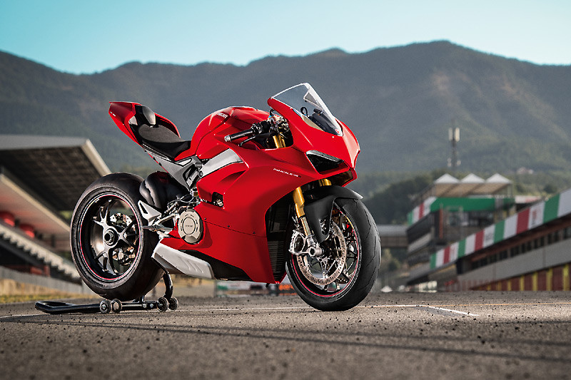 V4仿賽重出江湖 《Ducati Panigale V4》EICMA米蘭車展首演 V4仿賽重出江湖 《Ducati Panigale V4》EICMA米蘭車展首演