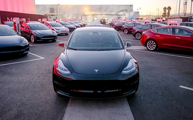《Model 3》產能躍進 《Tesla》2017年度銷售成長33%突破10萬輛門檻 《Model 3》產能躍進 《Tesla》2017年度銷售成長33%突破10萬輛門檻