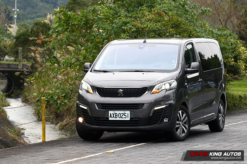 自用、商用級距欲通吃的巨獅 ─《Peugeot Traveller》旗艦版試駕報導 自用、商用級距欲通吃的巨獅 ─《Peugeot Traveller》旗艦版試駕報導