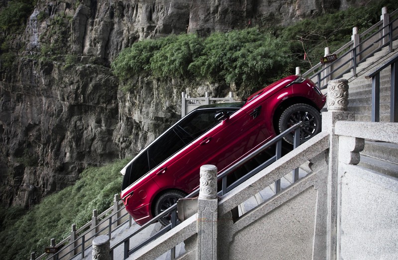 這回不下海 《Range Rover Sport P400e》直搗天門山挑戰999階「上天梯」 這回不下海 《Range Rover Sport P400e》直搗天門山挑戰999階「上天梯」