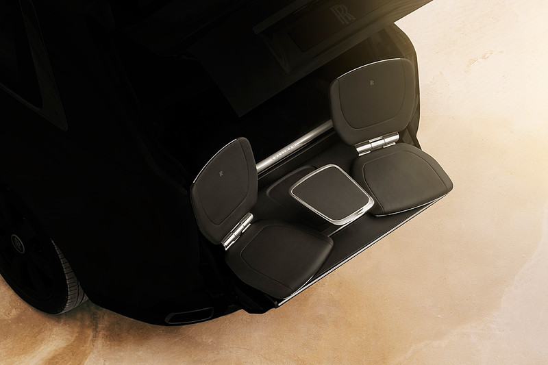 《Rolls-Royce Cullinan》後艙賞景套件曝光 享受生活才是標準配備 《Rolls-Royce Cullinan》後艙賞景套件曝光 享受生活才是標準配備