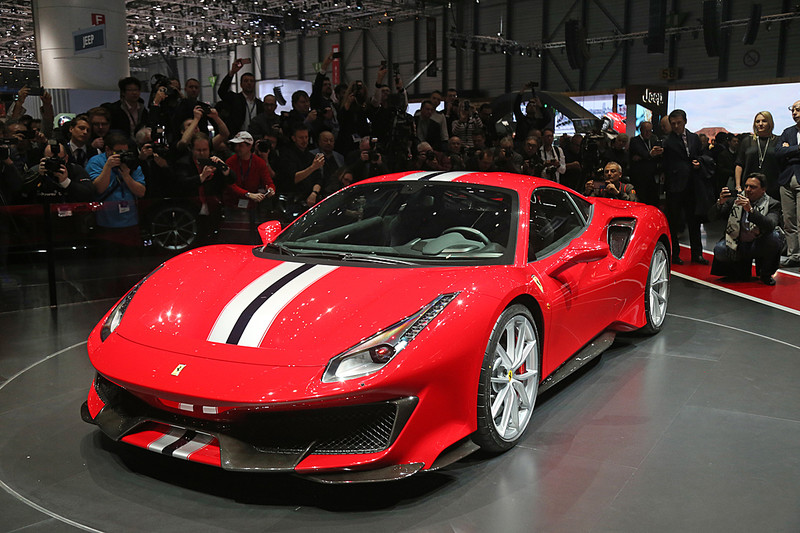 《Ferrari 488 Pista》現身日內瓦車展 1,797.5萬元臺灣基本車價同步揭曉 《Ferrari 488 Pista》現身日內瓦車展 1,797.5萬元臺灣基本車價同步揭曉