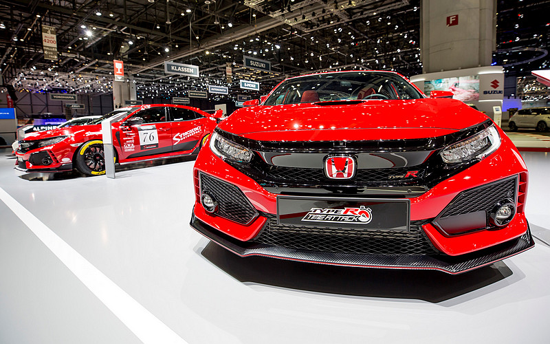 F1冠軍車手Jenson Button領軍 《Honda Civic Type R》全球賽道征服計畫再啟動 F1冠軍車手Jenson Button領軍 《Honda Civic Type R》全球賽道征服計畫再啟動