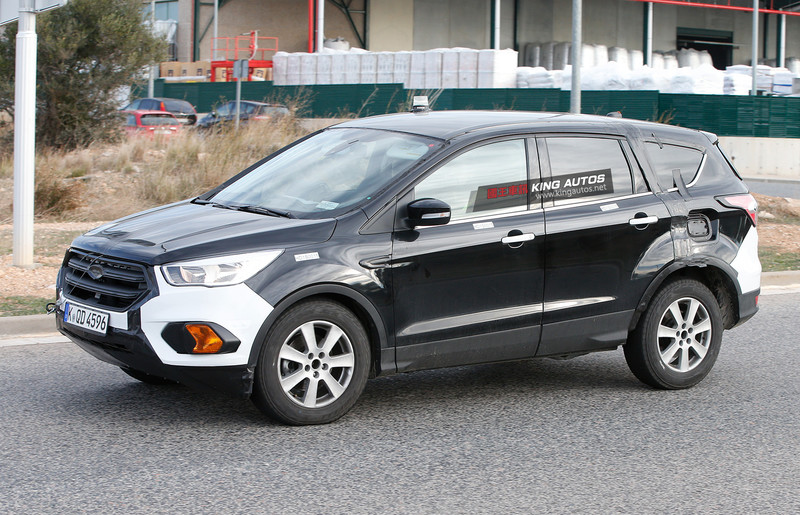 下一代《Ford Kuga / Escape》可能有7人座?測試用偽裝車疑似現身 下一代《Ford Kuga / Escape》可能有7人座?測試用偽裝車疑似現身