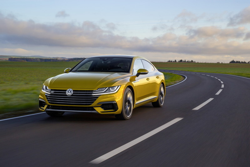 美規《Volkswagen Arteon》熱血R-Line套件紐約車展上身 美規《Volkswagen Arteon》熱血R-Line套件紐約車展上身