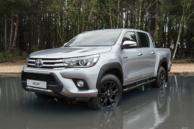 《Toyota Hilux Invincible 50 Black Edition》特仕車 紀念傳奇pick-up問世50週年 《Toyota Hilux Invincible 50 Black Edition》特仕車 紀念傳奇pick-up問世50週年