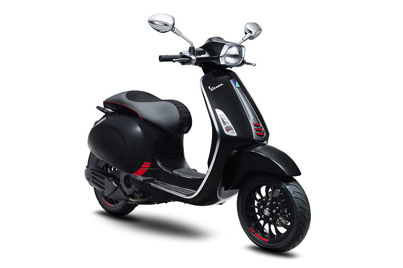 僅限100席入主機會 《Vespa Sprint Carbon》紳士黑特仕款17.1萬訴求發燒車迷 僅限100席入主機會 《Vespa Sprint Carbon》紳士黑特仕款17.1萬訴求發燒車迷