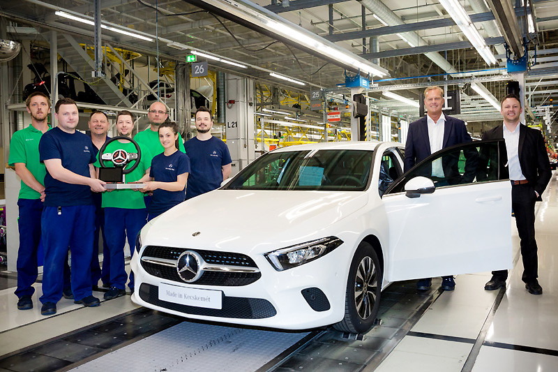 《Mercedes-Benz》匈牙利生產線正式投入量產全新《A-Class》的行列 《Mercedes-Benz》匈牙利生產線正式投入量產全新《A-Class》的行列