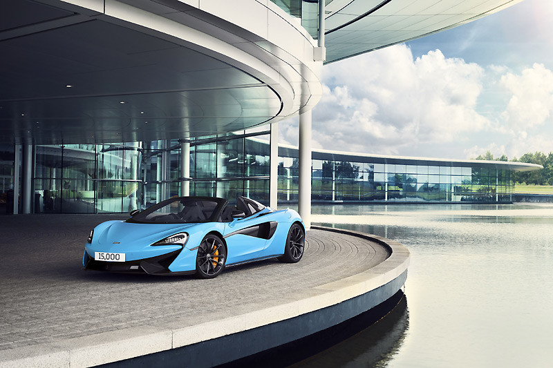 歷時僅七年 《McLaren》達成累積生產15,000輛新車之里程碑 歷時僅七年 《McLaren》達成累積生產15,000輛新車之里程碑