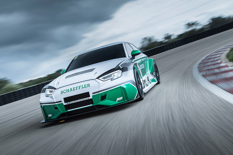 1,200匹馬力純電《Audi RS 3 Sedan》 《Schaeffler 4ePerformance》概念車亮相 1,200匹馬力純電《Audi RS 3 Sedan》 《Schaeffler 4ePerformance》概念車亮相