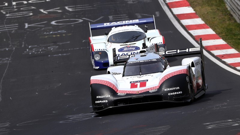 賽道狂奔為何事 《Porsche 919 Hybrid Evo》疑似進行紐柏林單圈測時 賽道狂奔為何事 《Porsche 919 Hybrid Evo》疑似進行紐柏林單圈測時