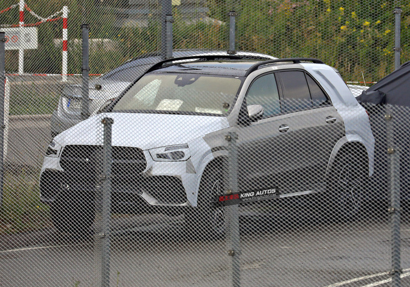 距離發表之日不遠 第四代《Mercedes-Benz GLE》低偽裝現身 距離發表之日不遠 第四代《Mercedes-Benz GLE》低偽裝現身