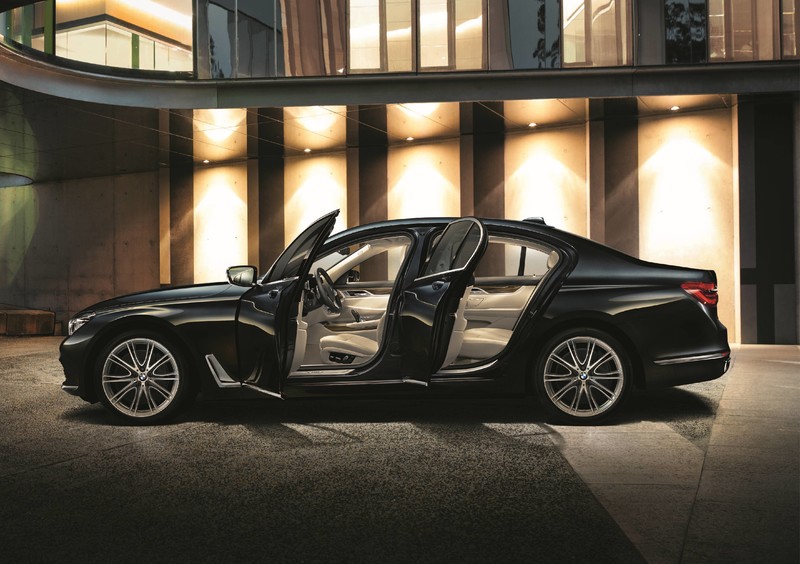 《BMW 7 Series》調整售價簡化車型 全面標配半自動駕駛輔助系統 《BMW 7 Series》調整售價簡化車型 全面標配半自動駕駛輔助系統