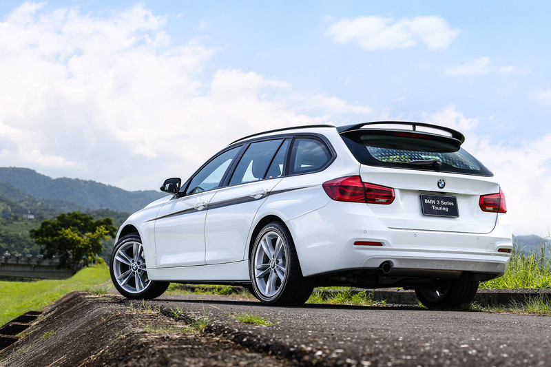 新年式《BMW 318i Touring》再度升級M Performance套件 優惠價179萬限量30台 新年式《BMW 318i Touring》再度升級M Performance套件 優惠價179萬限量30台
