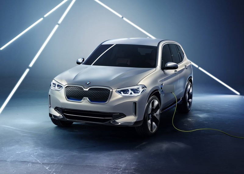 《BMW》首款電動SUV車型《iX3》 預告2020年中國投產 《BMW》首款電動SUV車型《iX3》 預告2020年中國投產