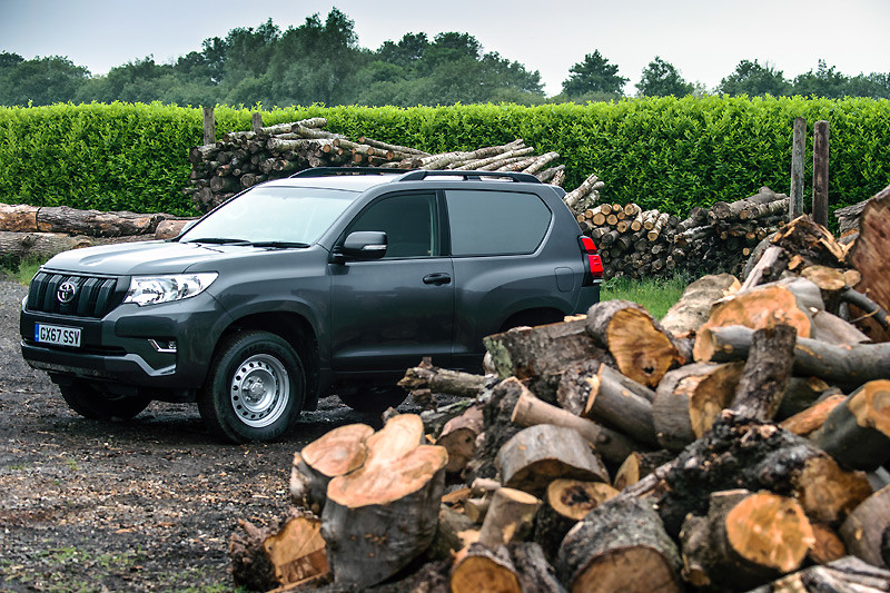 全新《Toyota Land Cruiser Utility Commercial》商用車型英國上路 全新《Toyota Land Cruiser Utility Commercial》商用車型英國上路