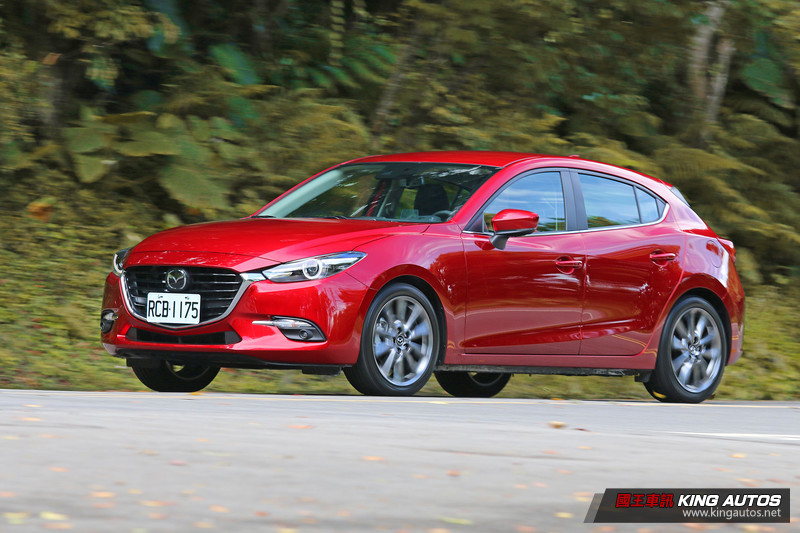 2019年式《Mazda3》簡化車型編成 尊榮安全/進化版新增MRCC、自動煞車等配備 2019年式《Mazda3》簡化車型編成 尊榮安全/進化版新增MRCC、自動煞車等配備