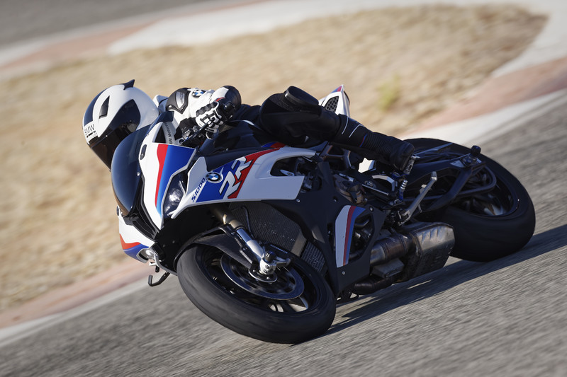 新世代《BMW S 1000 RR》米蘭機車展亮相 《M Performance》配件首次進駐《BMW Motorrad》 新世代《BMW S 1000 RR》米蘭機車展亮相 《M Performance》配件首次進駐《BMW Motorrad》