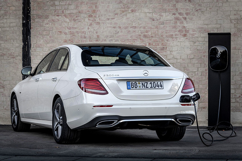 《Mercedes-Benz E 300 de》柴油油電車型 英國市場搶先開放訂購 《Mercedes-Benz E 300 de》柴油油電車型 英國市場搶先開放訂購