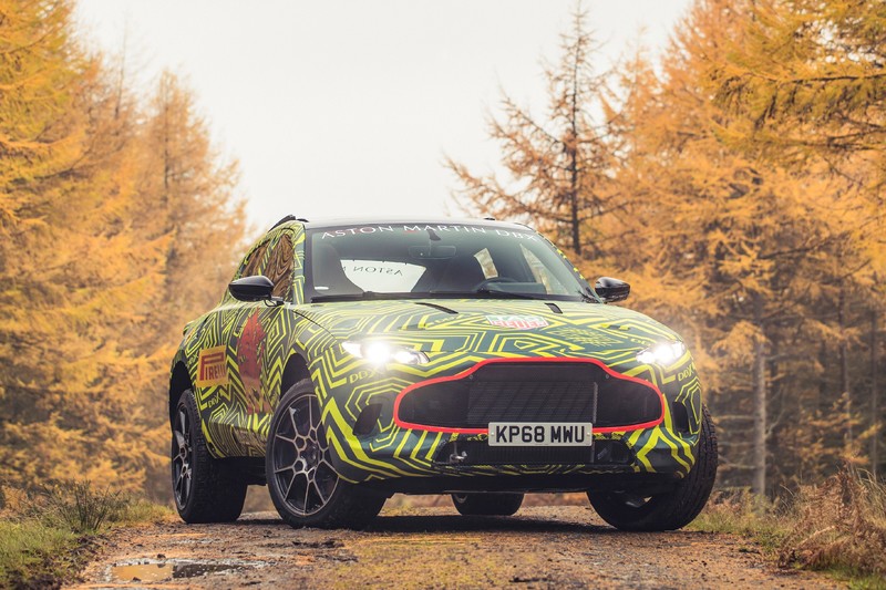 紅唇性能休旅 《Aston Martin》公開《DBX》原型車 紅唇性能休旅 《Aston Martin》公開《DBX》原型車
