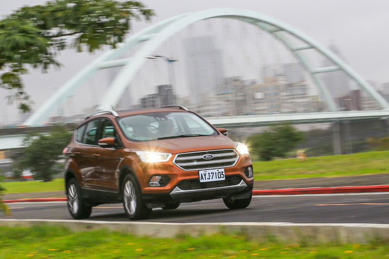 Ford Kuga不變的安全初衷與你一同用「安全高標」守護家人! Ford Kuga不變的安全初衷與你一同用「安全高標」守護家人!