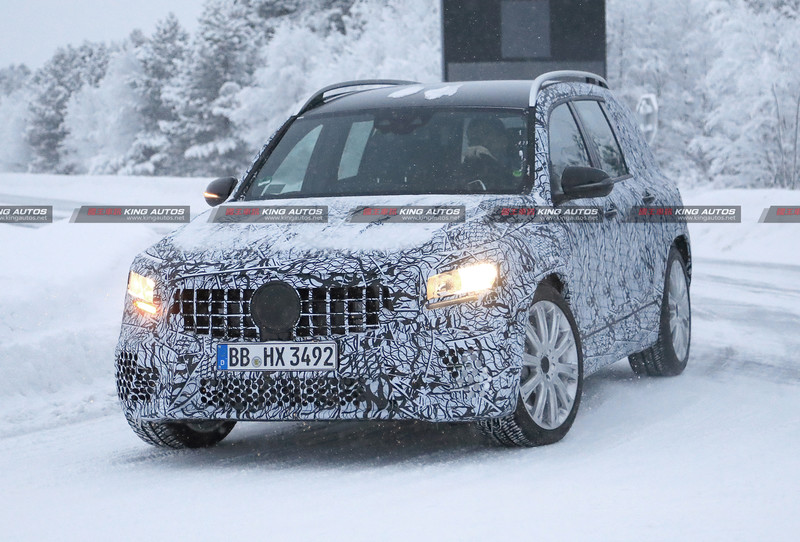 雪地奔馳測試中 全新《Mercedes-AMG GLB 35》偽裝測試車再次現身 雪地奔馳測試中 全新《Mercedes-AMG GLB 35》偽裝測試車再次現身