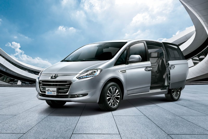新年式《Luxgen M7 Turbo Eco Hyper》推出第二排獨立Ottoman座椅 新年式《Luxgen M7 Turbo Eco Hyper》推出第二排獨立Ottoman座椅