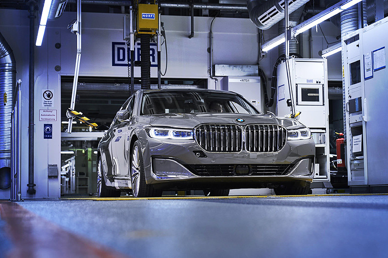 數位化製程全面導入 小改《BMW 7 Series》於Dingolfing生產線開始量產 數位化製程全面導入 小改《BMW 7 Series》於Dingolfing生產線開始量產