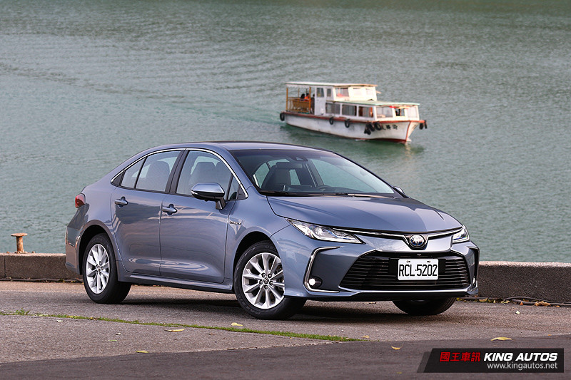 油電普及、更趨全面 ─ 全新《Toyota Corolla Altis Hybrid》試駕報導 油電普及、更趨全面 ─ 全新《Toyota Corolla Altis Hybrid》試駕報導