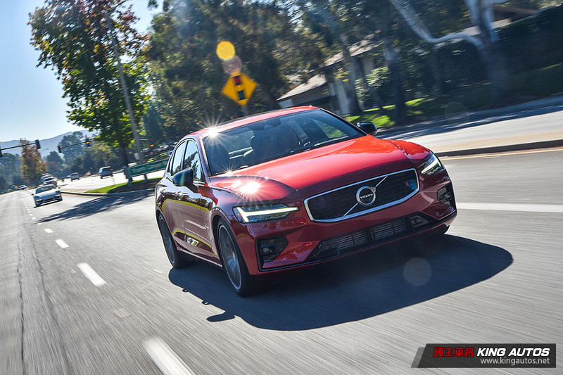《S90》的年輕化模樣─《Volvo S60 T6 R-Design》洛杉磯試駕 《S90》的年輕化模樣─《Volvo S60 T6 R-Design》洛杉磯試駕