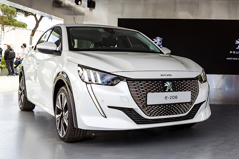 《Peugeot e-208》原型車參與英國新能源載具活動 新車同步展開預售 《Peugeot e-208》原型車參與英國新能源載具活動 新車同步展開預售
