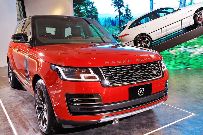 《Range Rover SVAutobiography Dynamic》現身微風南山 全臺唯一報價914萬元正式抵臺 《Range Rover SVAutobiography Dynamic》現身微風南山 全臺唯一報價914萬元正式抵臺