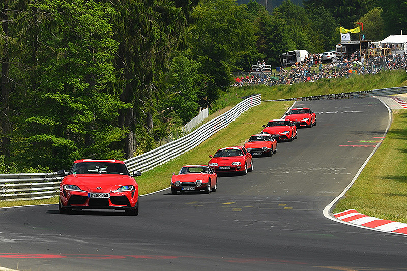 古今運動基因的演化 《Toyota》三大旗艦跑車齊聚繞行Nürburgring北環賽道 古今運動基因的演化 《Toyota》三大旗艦跑車齊聚繞行Nürburgring北環賽道
