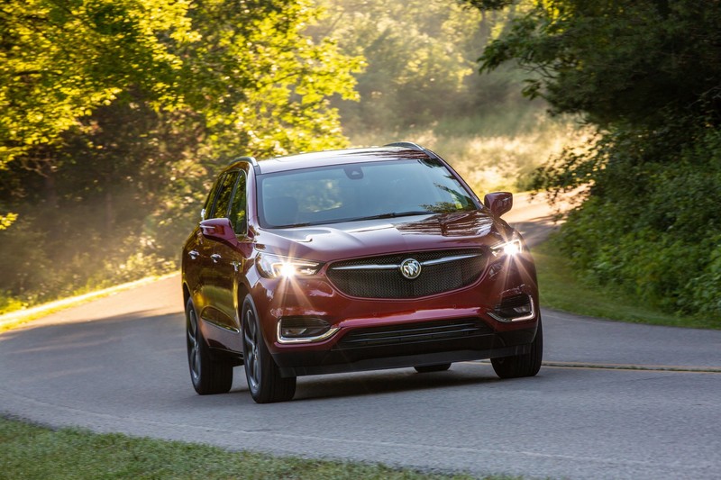 2020年式《Buick Enclave》旗艦SUV運動風勁裝帥氣上身 2020年式《Buick Enclave》旗艦SUV運動風勁裝帥氣上身