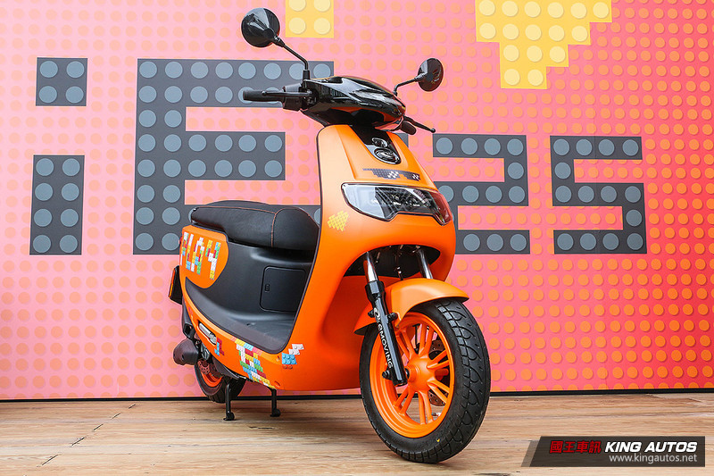 《emoving iE125》開價7.38萬起上市 首搭快充規格續航力可達155公里 《emoving iE125》開價7.38萬起上市 首搭快充規格續航力可達155公里
