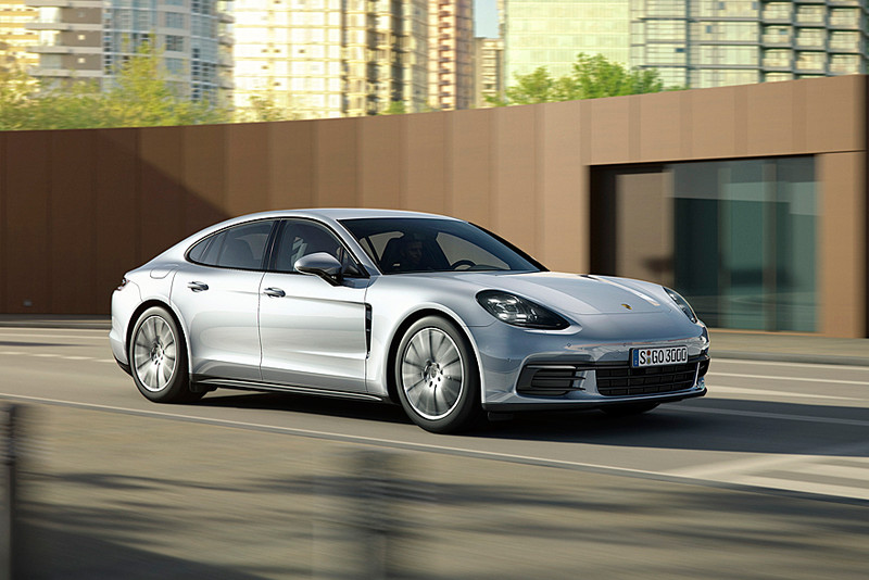 《Porsche Taiwan》推《Panamera》10年淬藏套件 氣壓懸吊選配套餐享逾10萬元折扣 《Porsche Taiwan》推《Panamera》10年淬藏套件 氣壓懸吊選配套餐享逾10萬元折扣