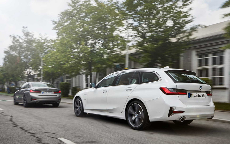 《BMW》預告將推《330e》油電旅行車 四門房車今夏先上市 《BMW》預告將推《330e》油電旅行車 四門房車今夏先上市