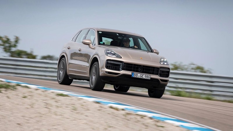 衝出賽道也要跑 《Porsche Cayenne Turbo S E-Hybrid》創下特殊單圈紀錄 衝出賽道也要跑 《Porsche Cayenne Turbo S E-Hybrid》創下特殊單圈紀錄