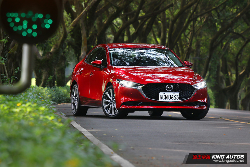 成熟時機 ─ 新世代《Mazda3》四門旗艦型試駕報導 成熟時機 ─ 新世代《Mazda3》四門旗艦型試駕報導