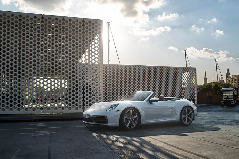 新世代《Porsche 911 Carrera 4》攜手《911 Carrera 4 Cabriolet》法蘭克福正式登場 新世代《Porsche 911 Carrera 4》攜手《911 Carrera 4 Cabriolet》法蘭克福正式登場