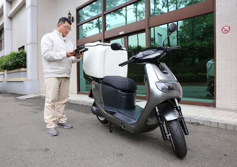 跨界有一手《eMoving iE125 Pickup》白牌電動商用機車上市 跨界有一手《eMoving iE125 Pickup》白牌電動商用機車上市