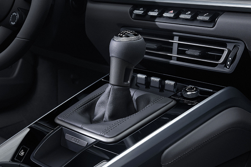 出手排就買 《Porsche 911 Carrera S / 4S》追加提供七速手排選配 出手排就買 《Porsche 911 Carrera S / 4S》追加提供七速手排選配