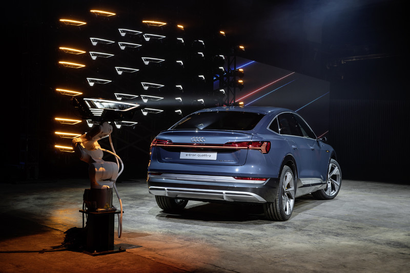 性感美背《Audi e-tron Sportback》純電家族再添SUV Coupé新成員 性感美背《Audi e-tron Sportback》純電家族再添SUV Coupé新成員