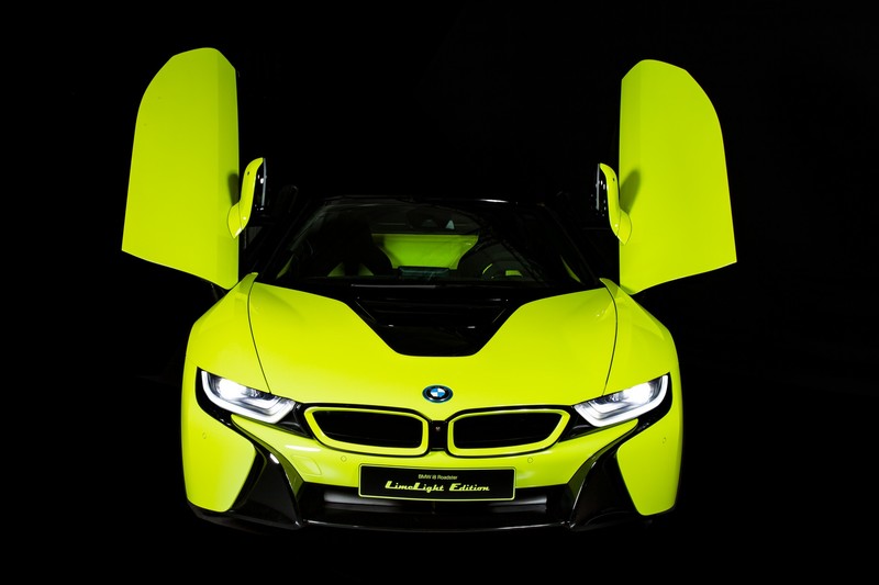僅此一部《BMW i8 Roadster LimeLight Edition》搶眼樣貌搭配滿滿Alcantara內在 僅此一部《BMW i8 Roadster LimeLight Edition》搶眼樣貌搭配滿滿Alcantara內在