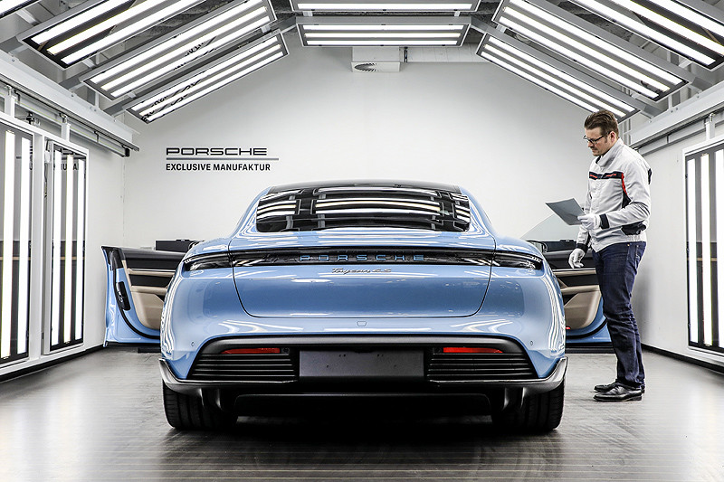 《Porsche Exclusive Manufaktur》擴充客製化能量 就為《Taycan》車系而來 《Porsche Exclusive Manufaktur》擴充客製化能量 就為《Taycan》車系而來