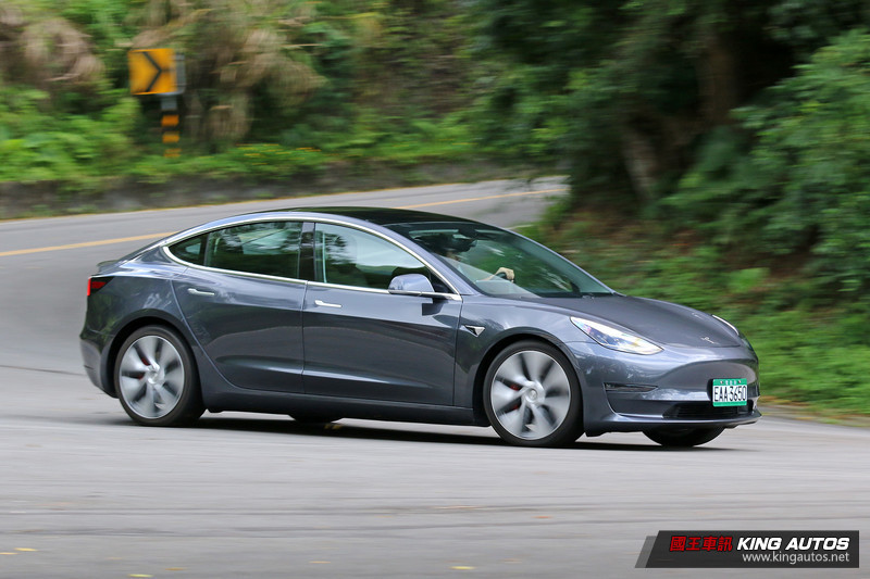 《Tesla》在台銷售再創新高 《Model 3》3月掛牌數突破1,200輛 《Tesla》在台銷售再創新高 《Model 3》3月掛牌數突破1,200輛