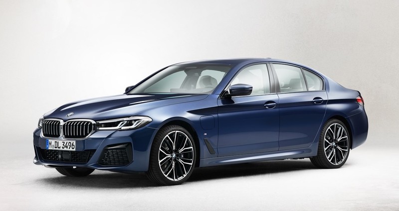小改款《BMW 5 Series》提前曝光 外型出乎意料之外的順眼！