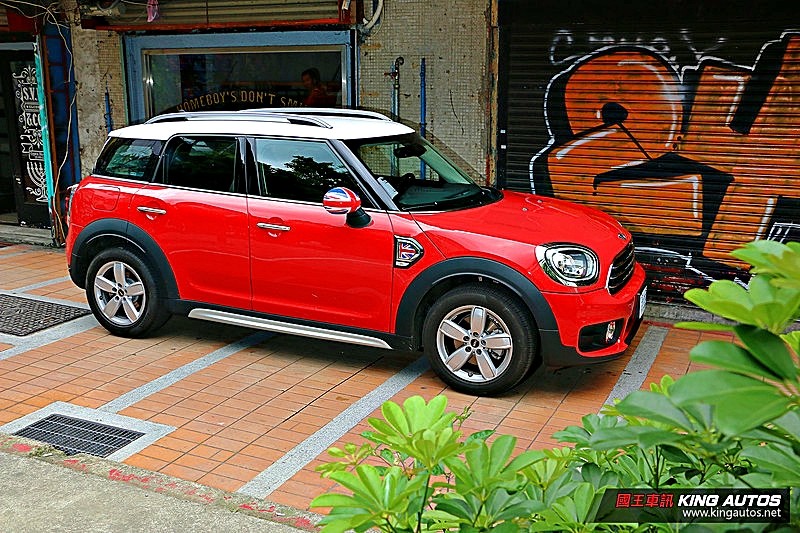「選車東西軍」之《Mini Countryman》或《Lexus UX》? 僅差3.1萬元,你選哪一款? 「選車東西軍」之《Mini Countryman》或《Lexus UX》? 僅差3.1萬元,你選哪一款?