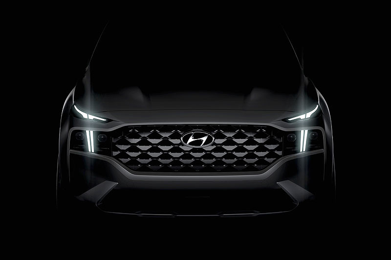 不只是小改？新款《Hyundai Santa Fe》帥氣變臉還帶來電氣化動力與全新平台